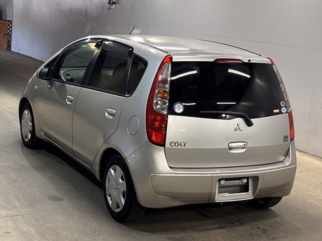 MITSUBISHI COLT