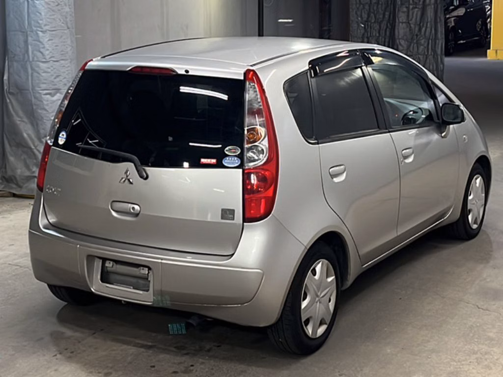 MITSUBISHI COLT
