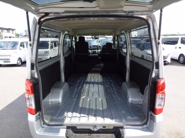 NISSAN CARAVAN