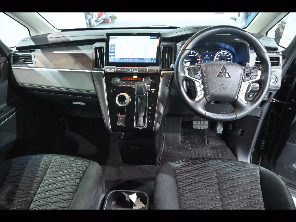 MITSUBISHI DELICA D:5