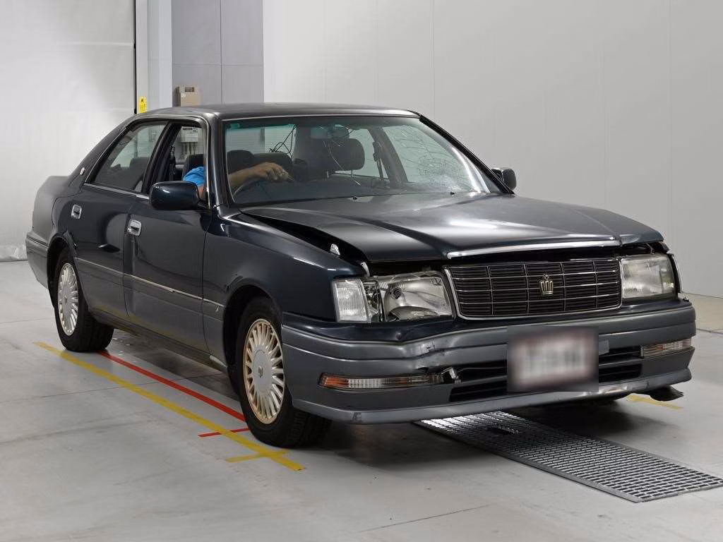 TOYOTA CROWN