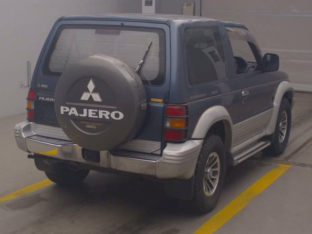 MITSUBISHI PAJERO