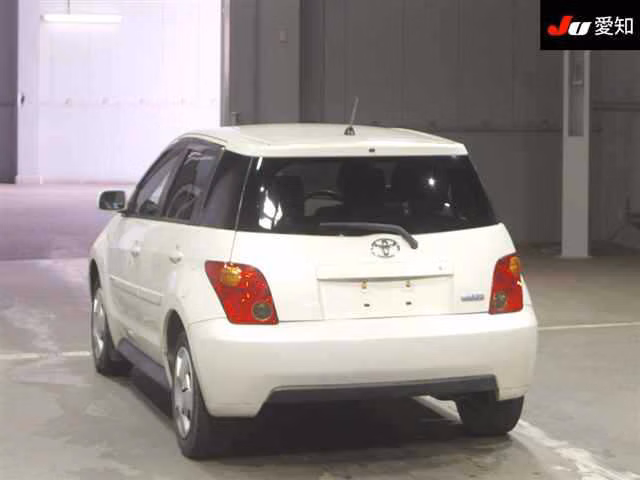 TOYOTA IST
