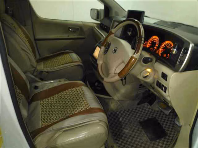 NISSAN ELGRAND
