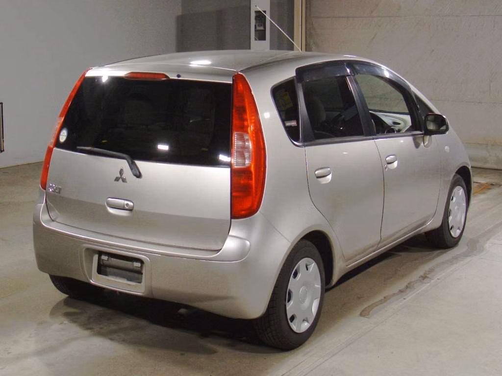 MITSUBISHI COLT