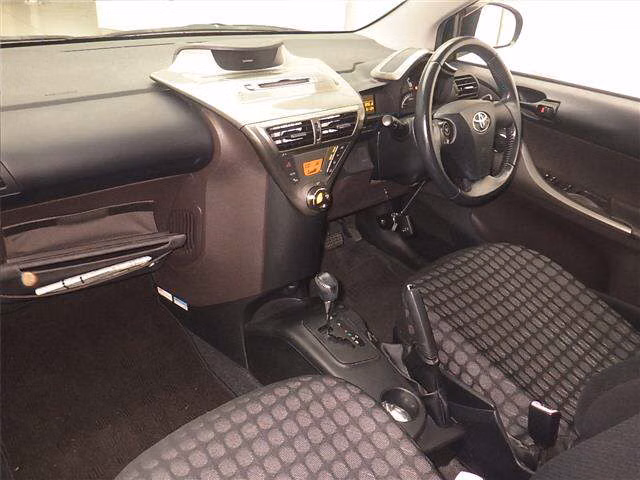 TOYOTA IQ