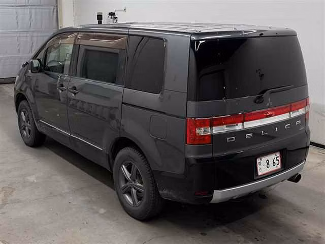MITSUBISHI DELICA D:5