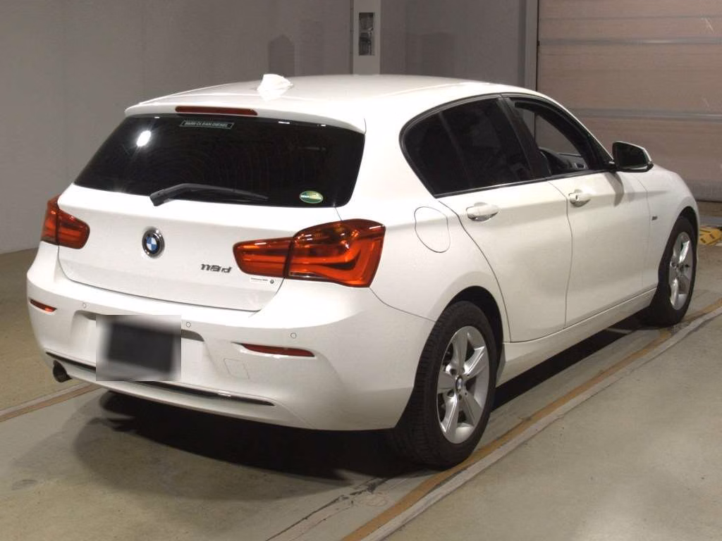 BMW 1-SERIES