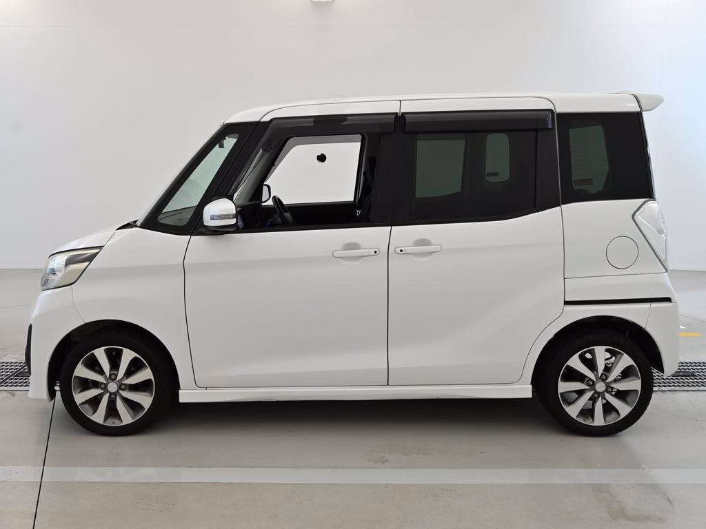 MITSUBISHI EK SPACE
