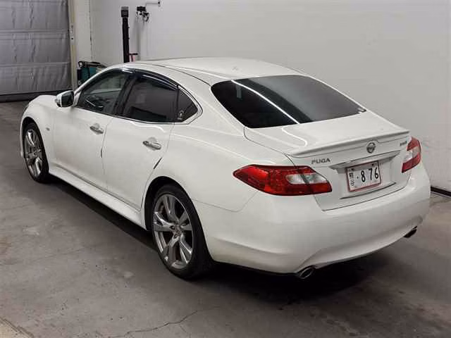 NISSAN FUGA