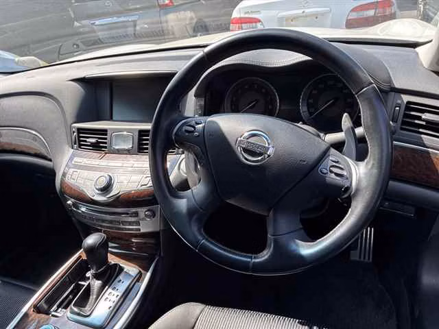 NISSAN FUGA