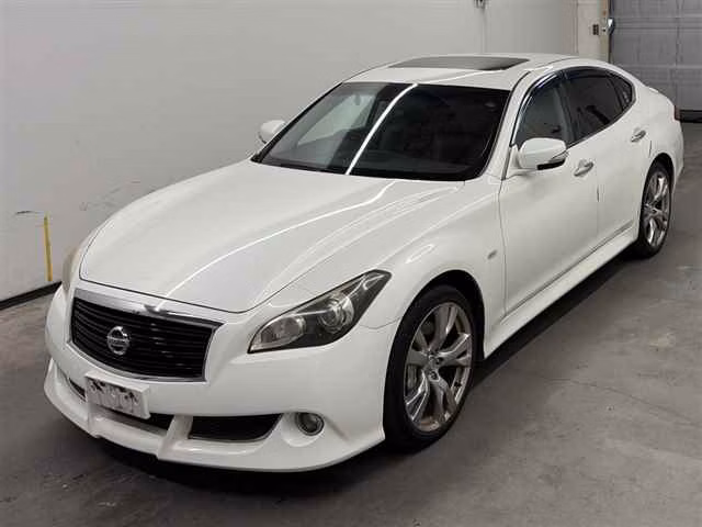 NISSAN FUGA