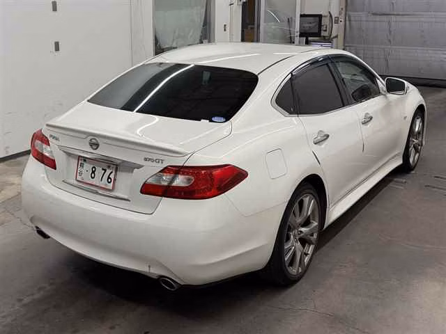 NISSAN FUGA