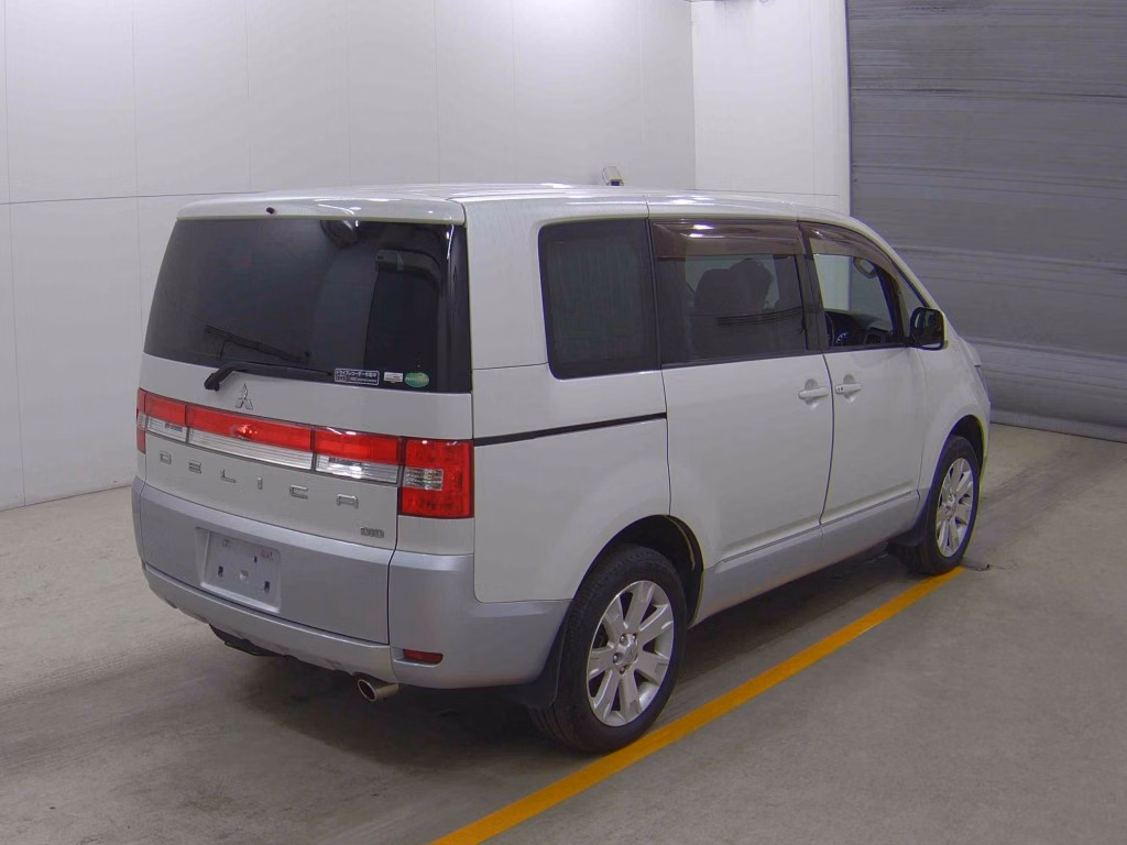 MITSUBISHI DELICA D:5