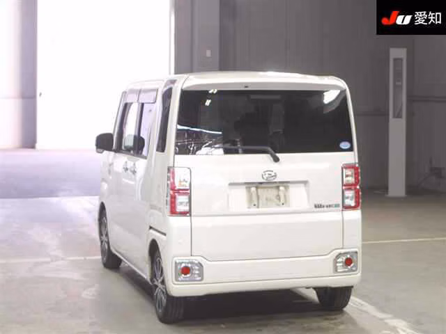 DAIHATSU WAKE