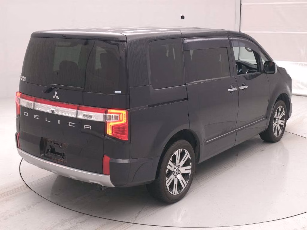 MITSUBISHI DELICA D:5