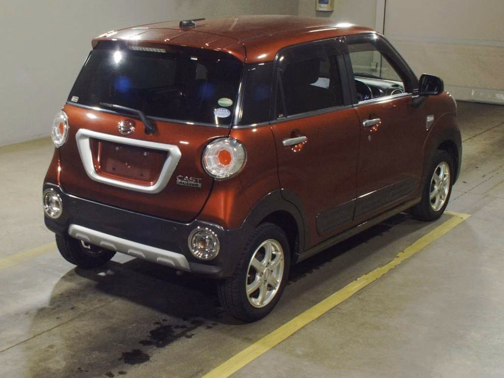 DAIHATSU CAST