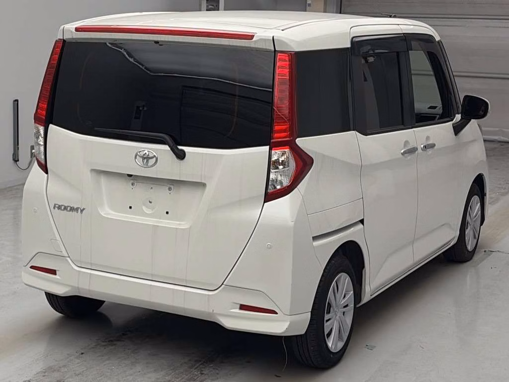 TOYOTA ROOMY
