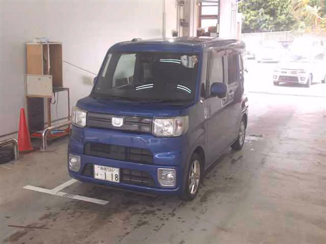DAIHATSU WAKE