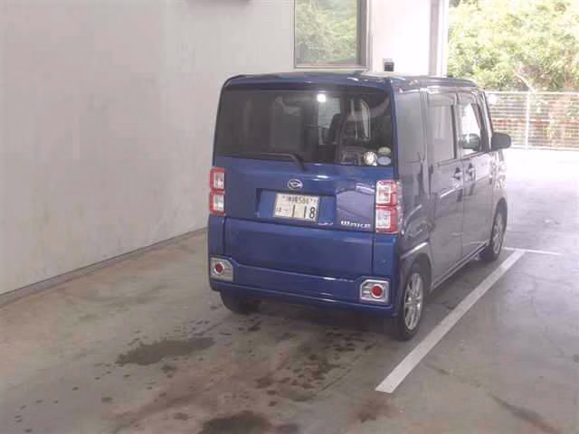 DAIHATSU WAKE