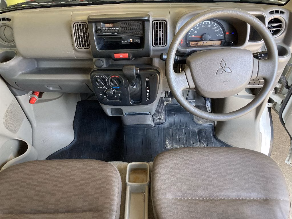 MITSUBISHI MINICAB