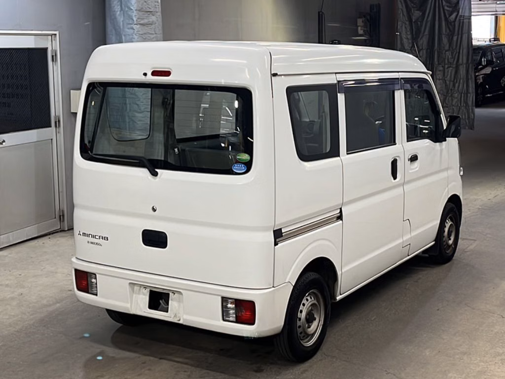 MITSUBISHI MINICAB