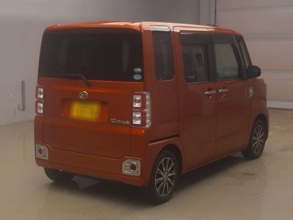 DAIHATSU WAKE