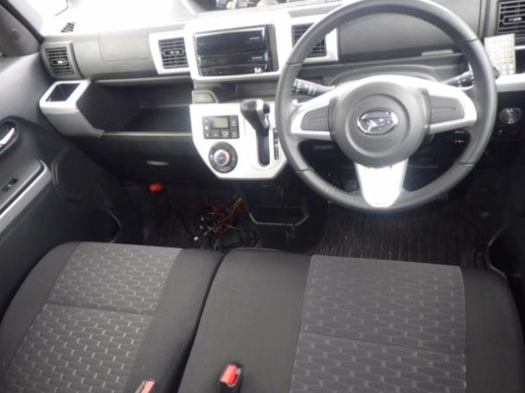 DAIHATSU WAKE