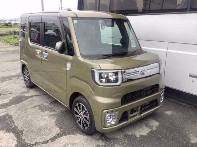 TOYOTA PIXIS MEGA