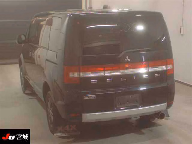 MITSUBISHI DELICA D:5