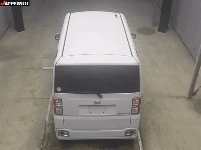 DAIHATSU WAKE