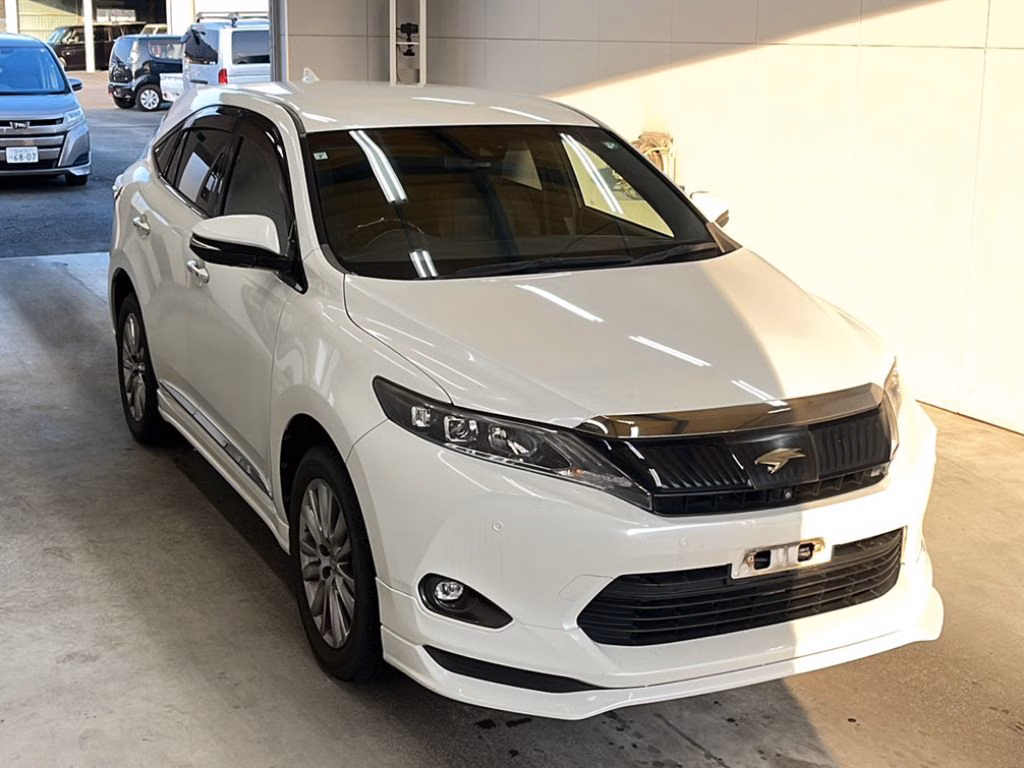 TOYOTA HARRIER