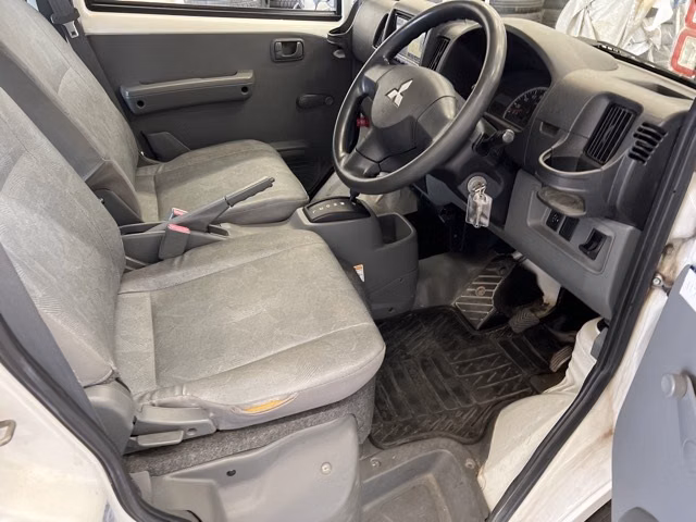 MITSUBISHI MINICAB