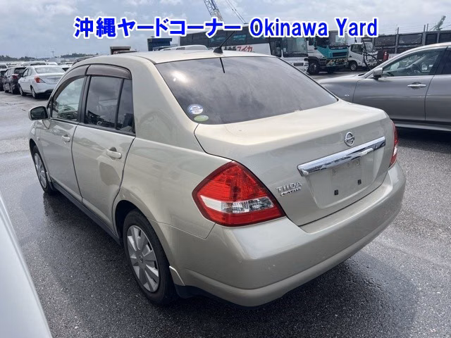 NISSAN TIIDA LATIO