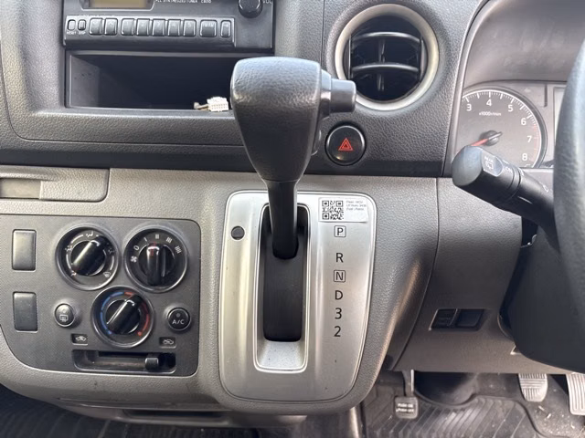 NISSAN NV350 CARAVAN
