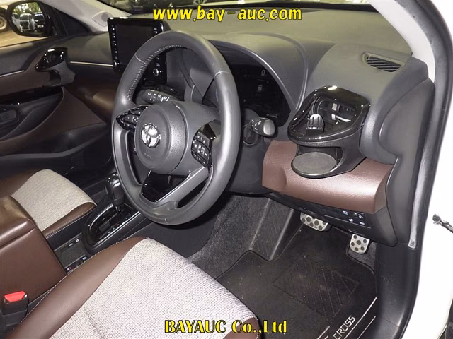 TOYOTA YARIS CROSS