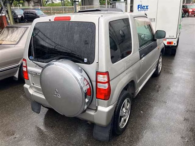 MITSUBISHI PAJERO MINI