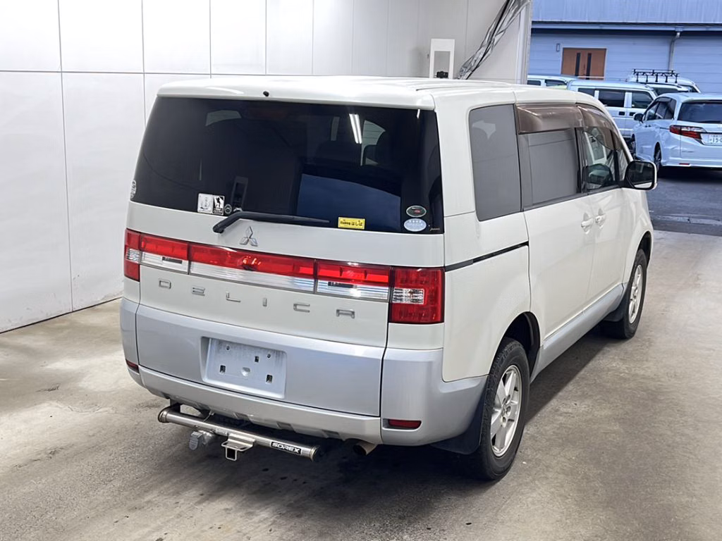 MITSUBISHI DELICA D:5