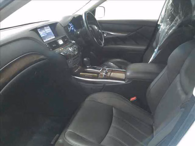 NISSAN FUGA