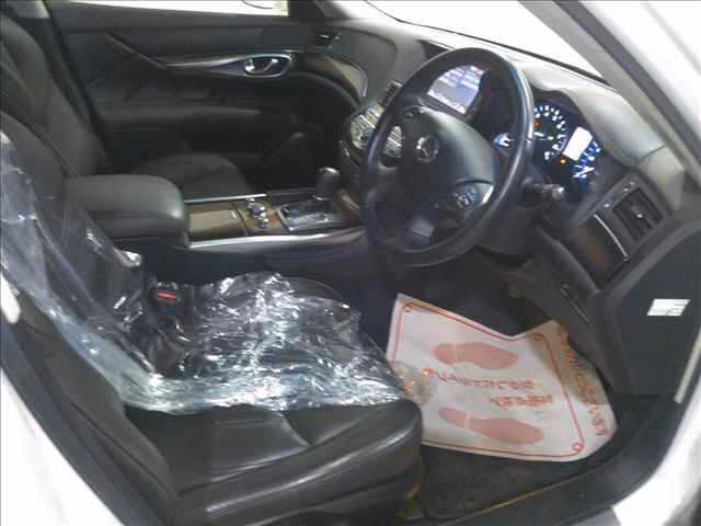 NISSAN FUGA