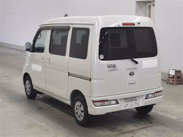 TOYOTA PIXIS VAN
