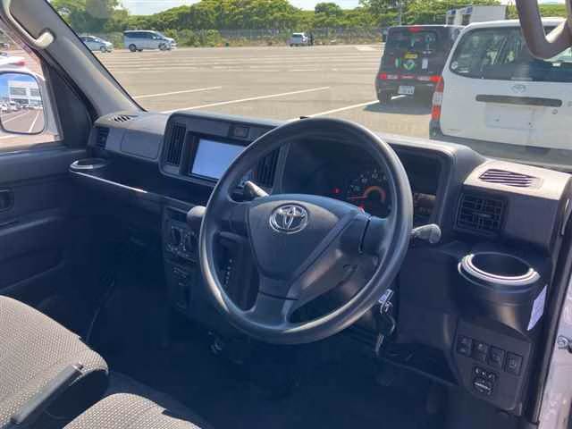 TOYOTA PIXIS VAN