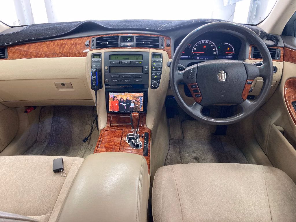 TOYOTA CROWN