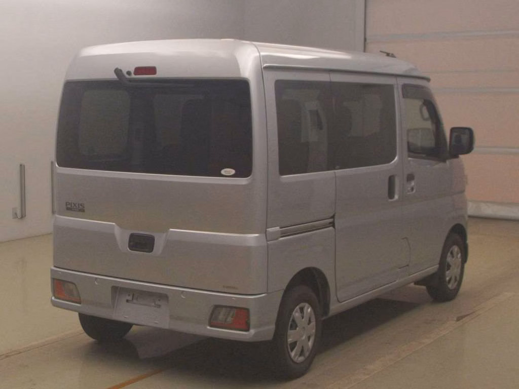 TOYOTA PIXIS VAN