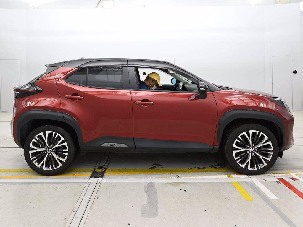 TOYOTA YARIS CROSS