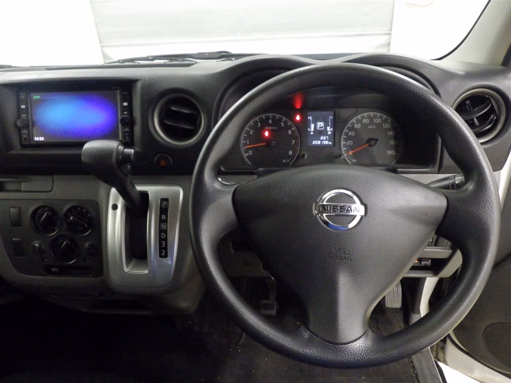 NISSAN NV350 CARAVAN
