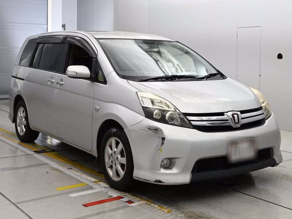 TOYOTA ISIS