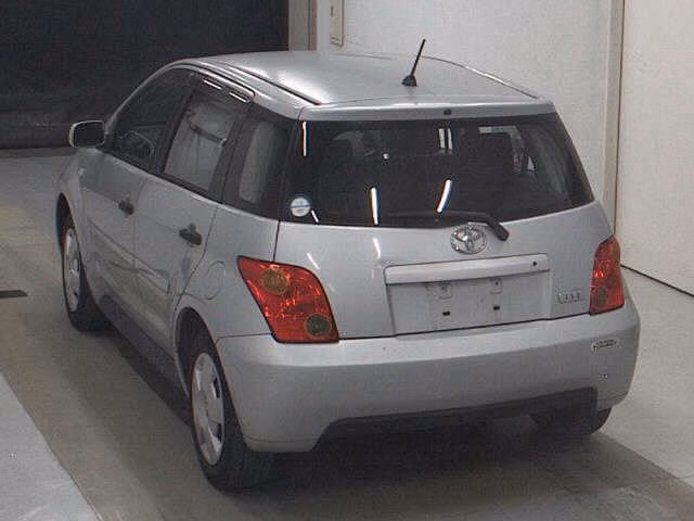 TOYOTA IST