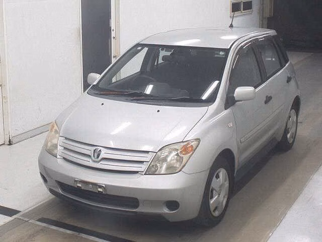 TOYOTA IST