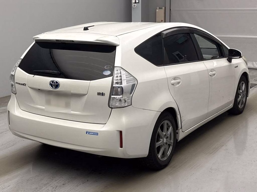 TOYOTA PRIUS ALPHA
